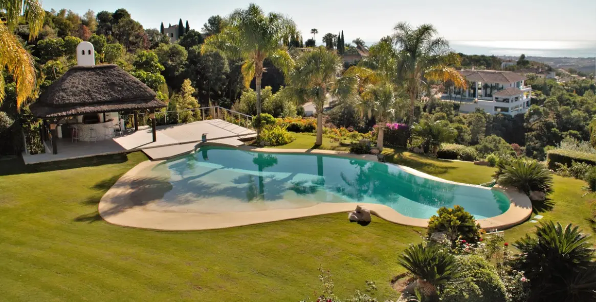 Venta de villa independiente en Benahavís (distrito La Zagaleta) 1