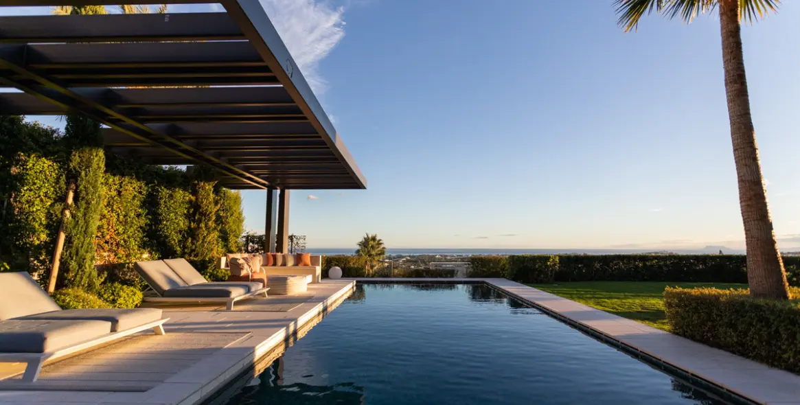 Продажа  отдельно стоящей виллы в Benahavís (район La Quinta) 1