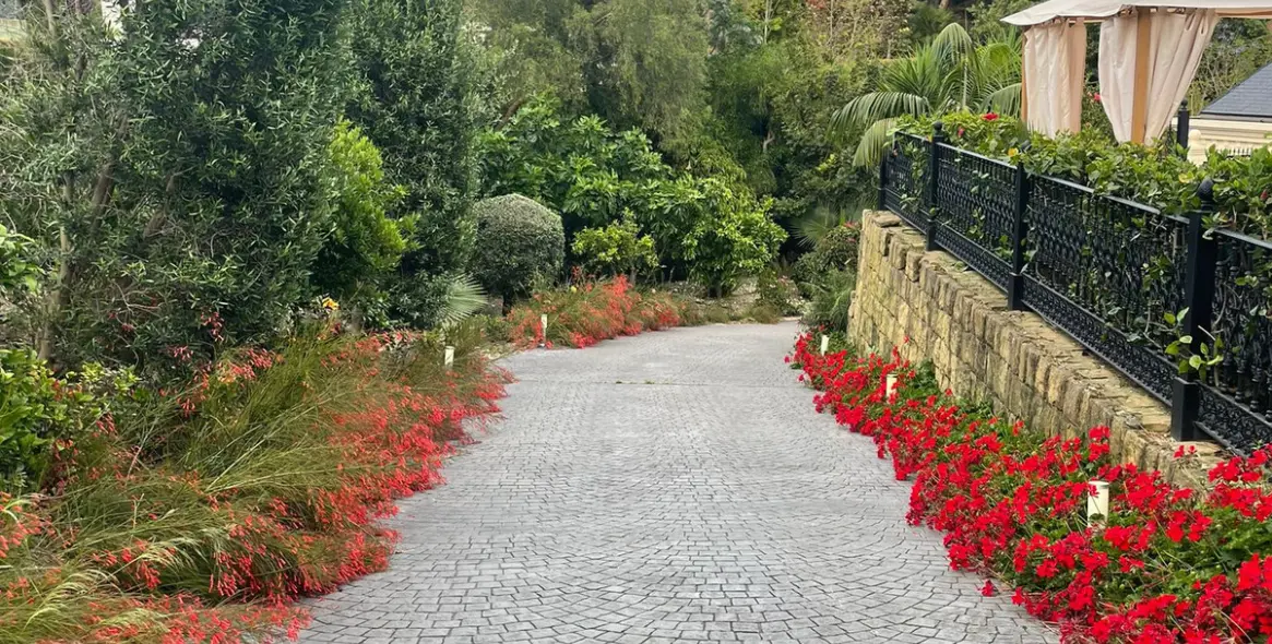 Sale of detached villa in Marbella (district The Golden Mile) 2