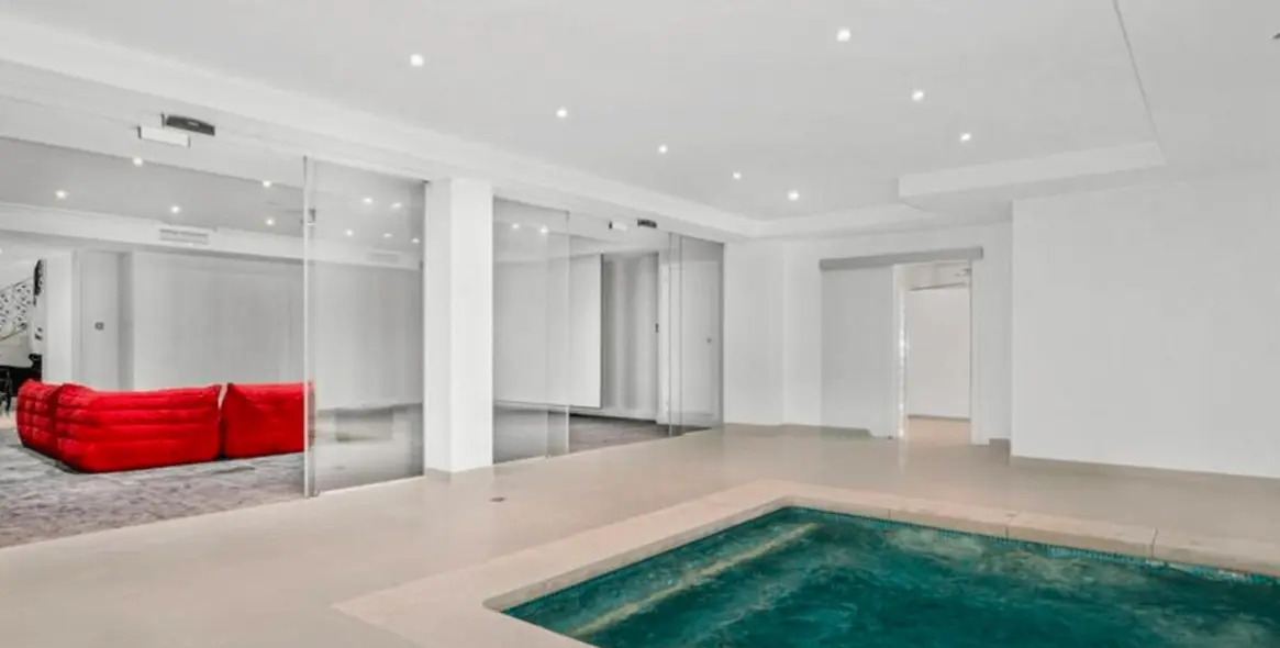 Краткосрочная аренда  отдельно стоящей виллы в The Golden Mile 12