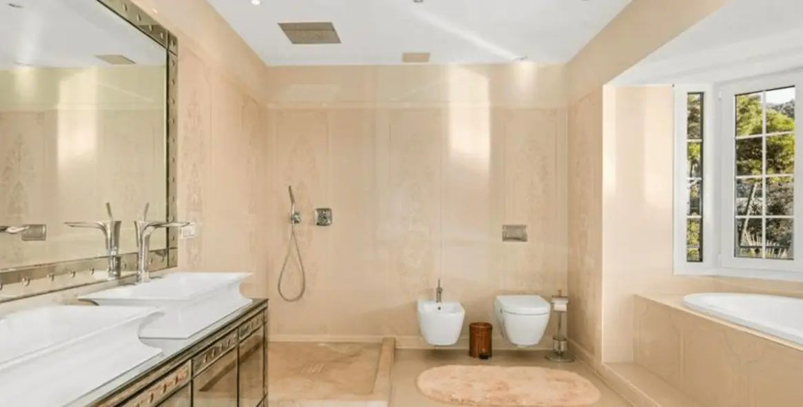 Краткосрочная аренда  отдельно стоящей виллы в The Golden Mile 15