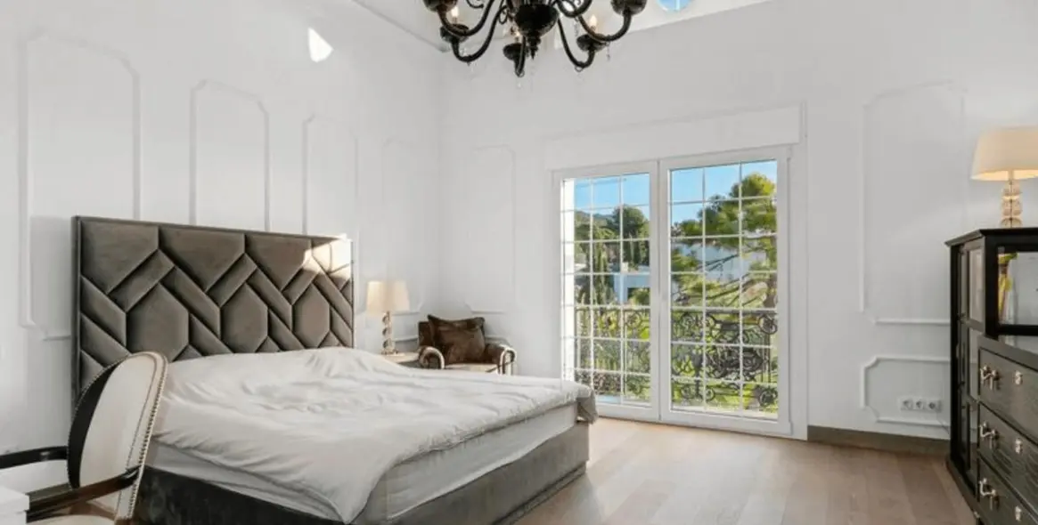 Краткосрочная аренда  отдельно стоящей виллы в The Golden Mile 16