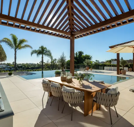 Detached villa R4897873