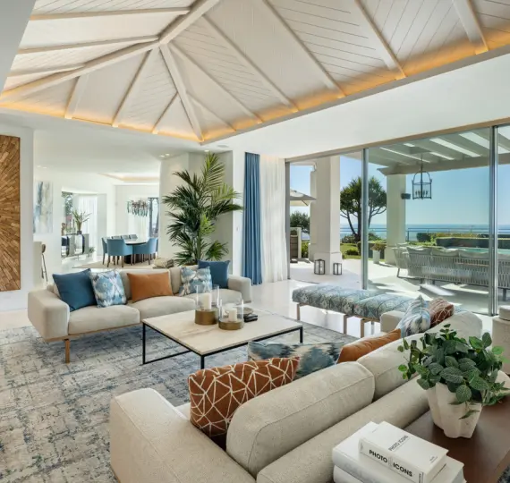 Продажа  отдельно стоящей виллы в Monte Halcones