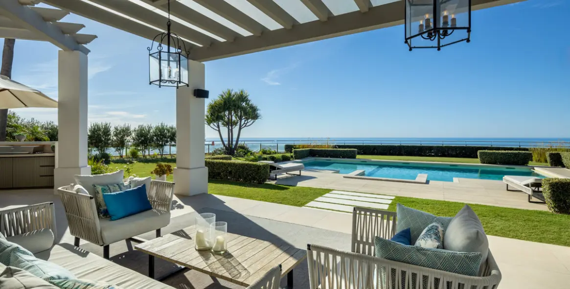 Продажа  отдельно стоящей виллы в Monte Halcones 14