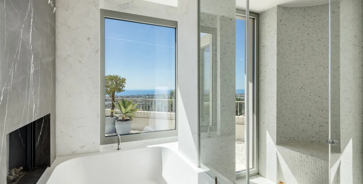 Sale of detached villa in Monte Halcones 22