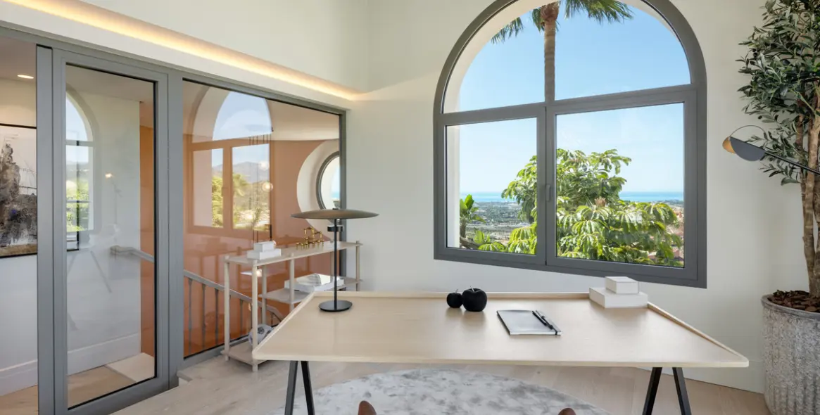 Sale of detached villa in Monte Halcones 25