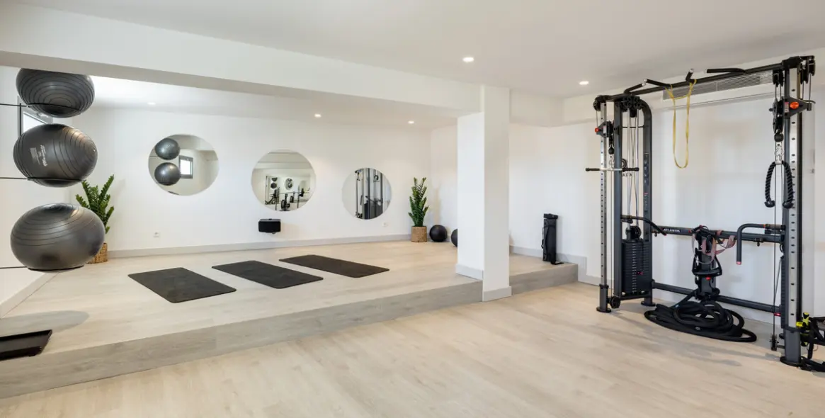 Sale of detached villa in Monte Halcones 28