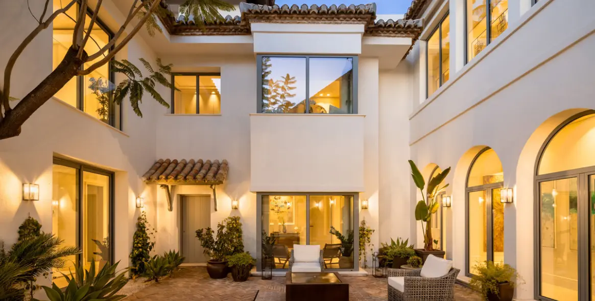 Sale of detached villa in Monte Halcones 32