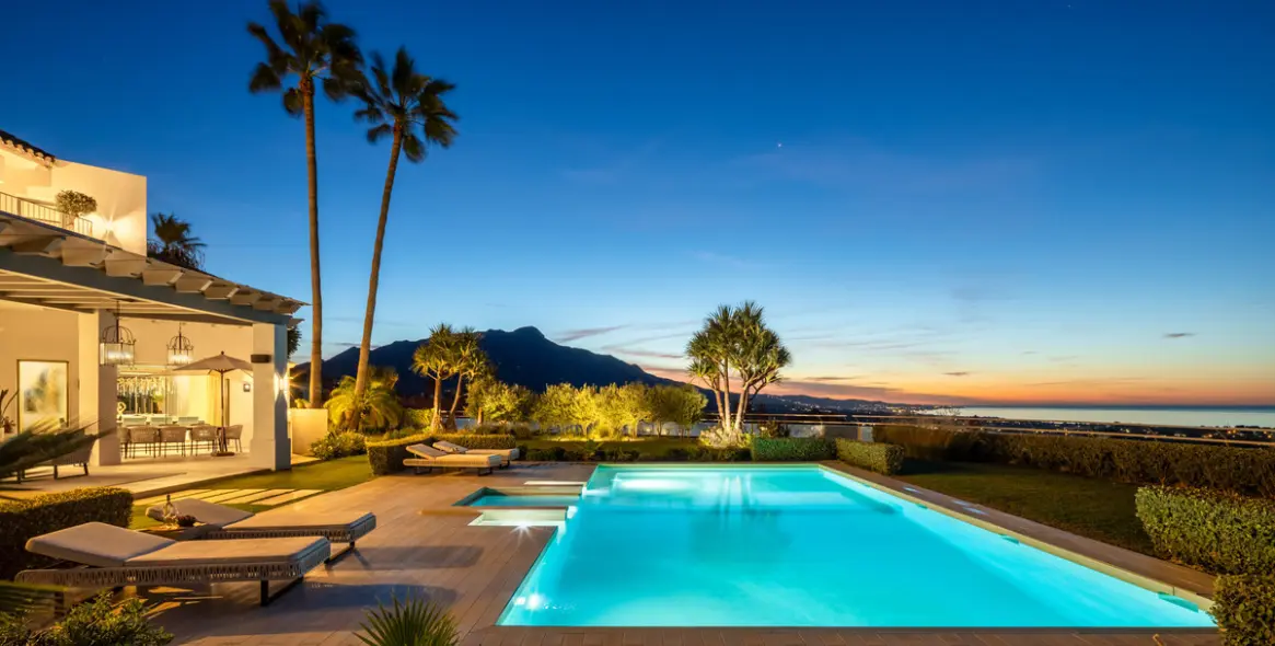 Sale of detached villa in Monte Halcones 35