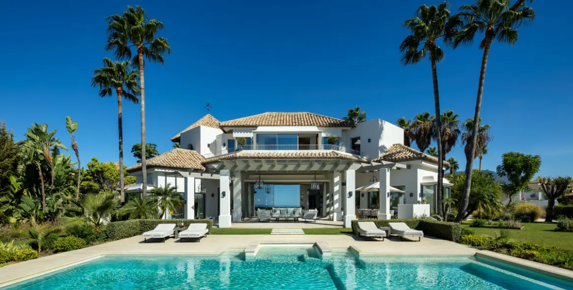 Sale of detached villa in Monte Halcones 38