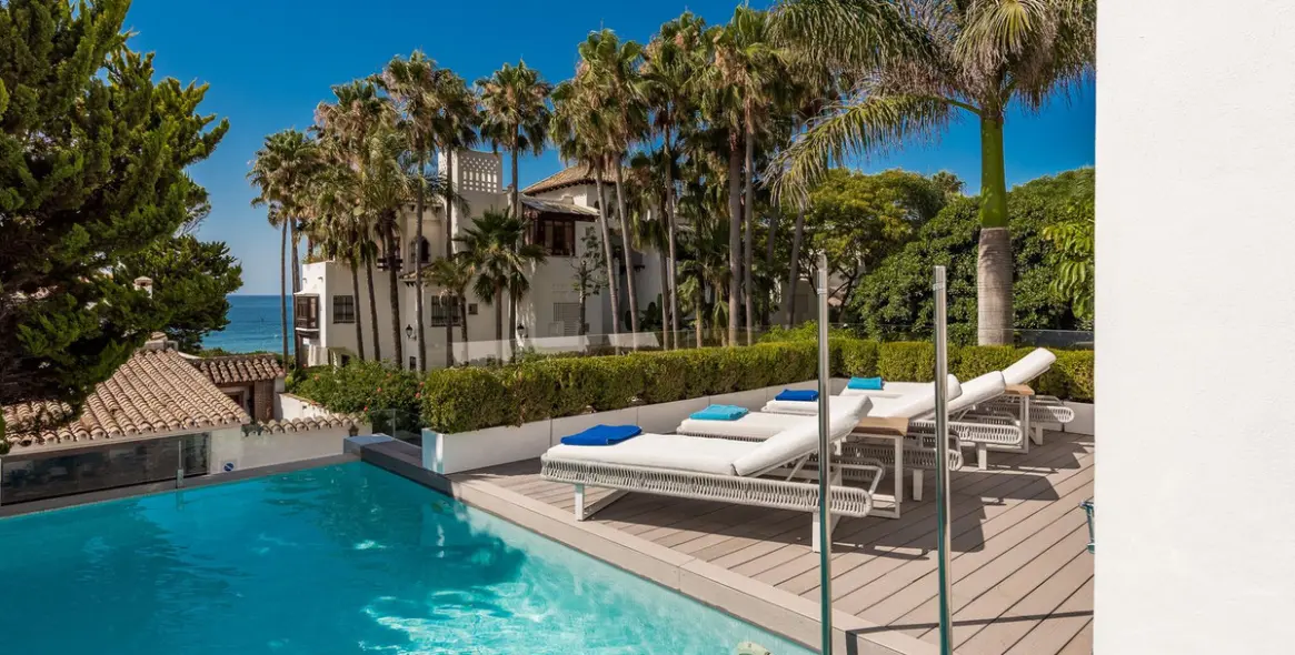 Sale of detached villa in Marbella (district The Golden Mile) 2