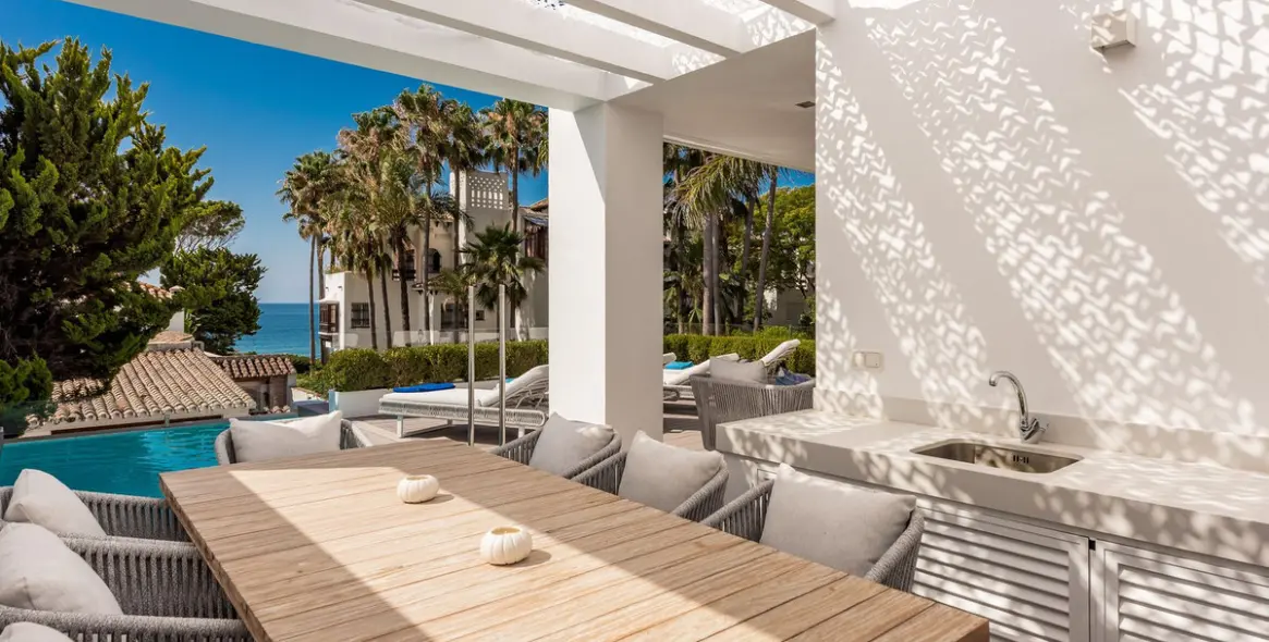 Sale of detached villa in Marbella (district The Golden Mile) 6