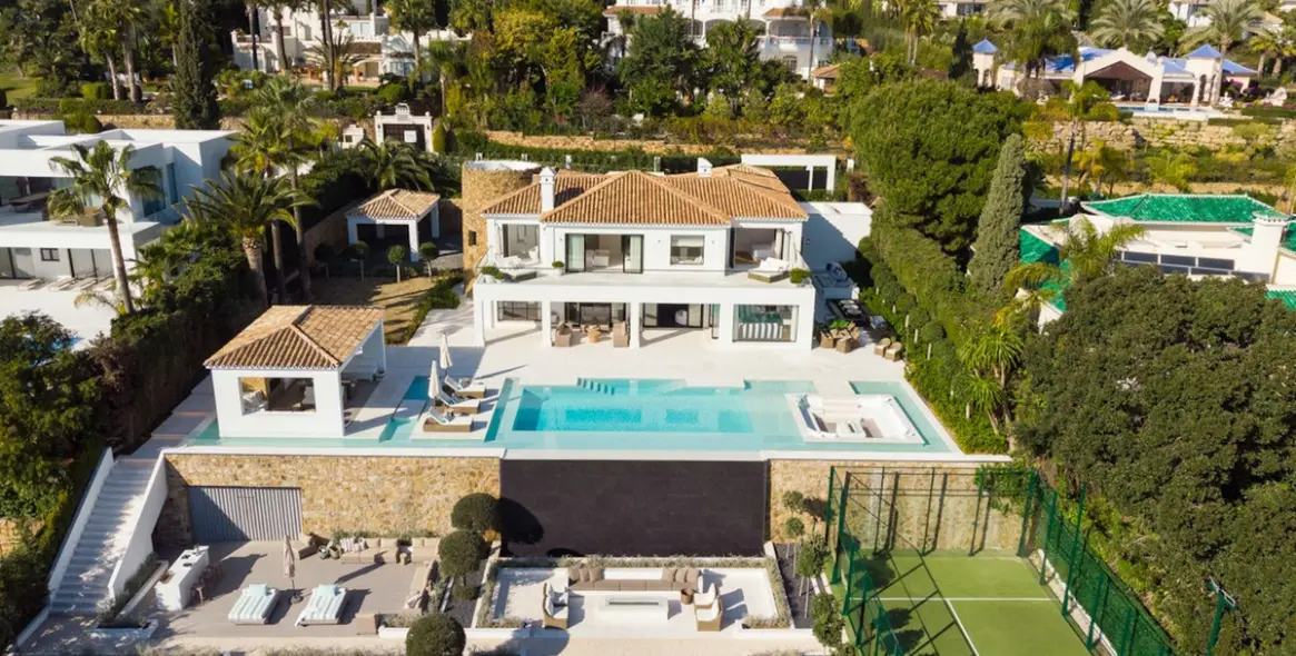 Sale of detached villa in Nueva Andalucía (district Nueva Andalucía) 2