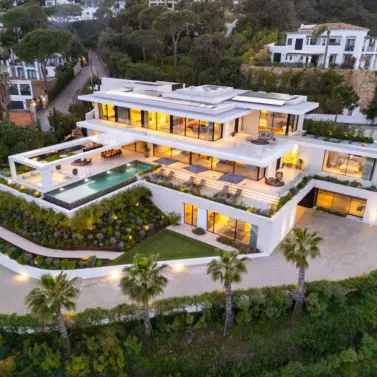 Sale of detached villa in Benahavís