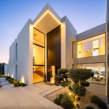 Sale of detached villa in Benahavís