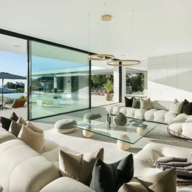 Sale of detached villa in Benahavís