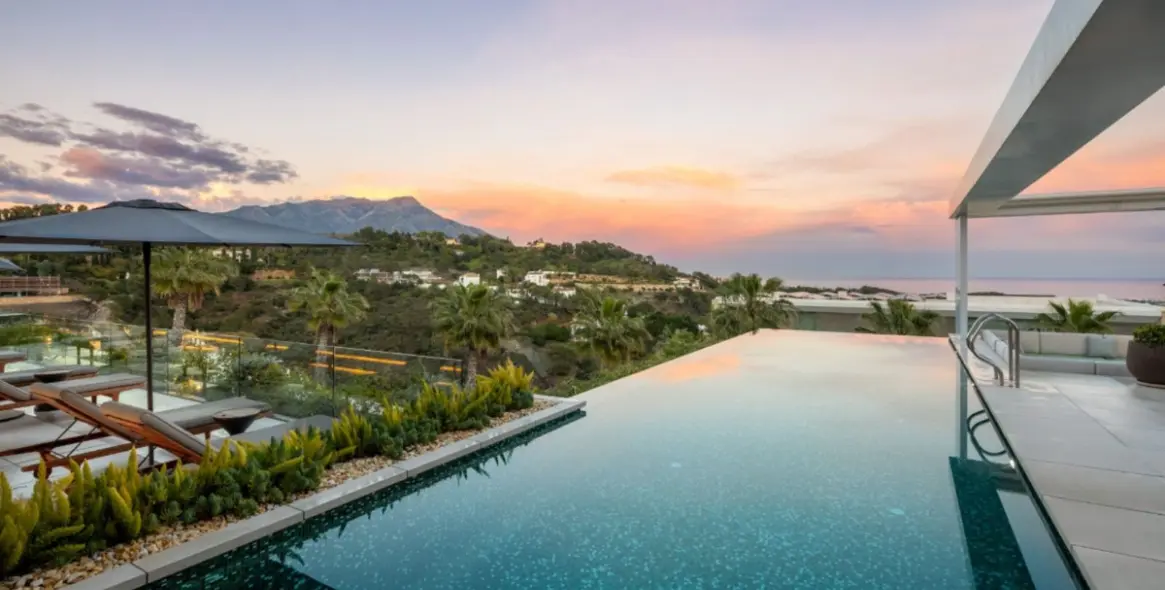 Sale of detached villa in Benahavís 14