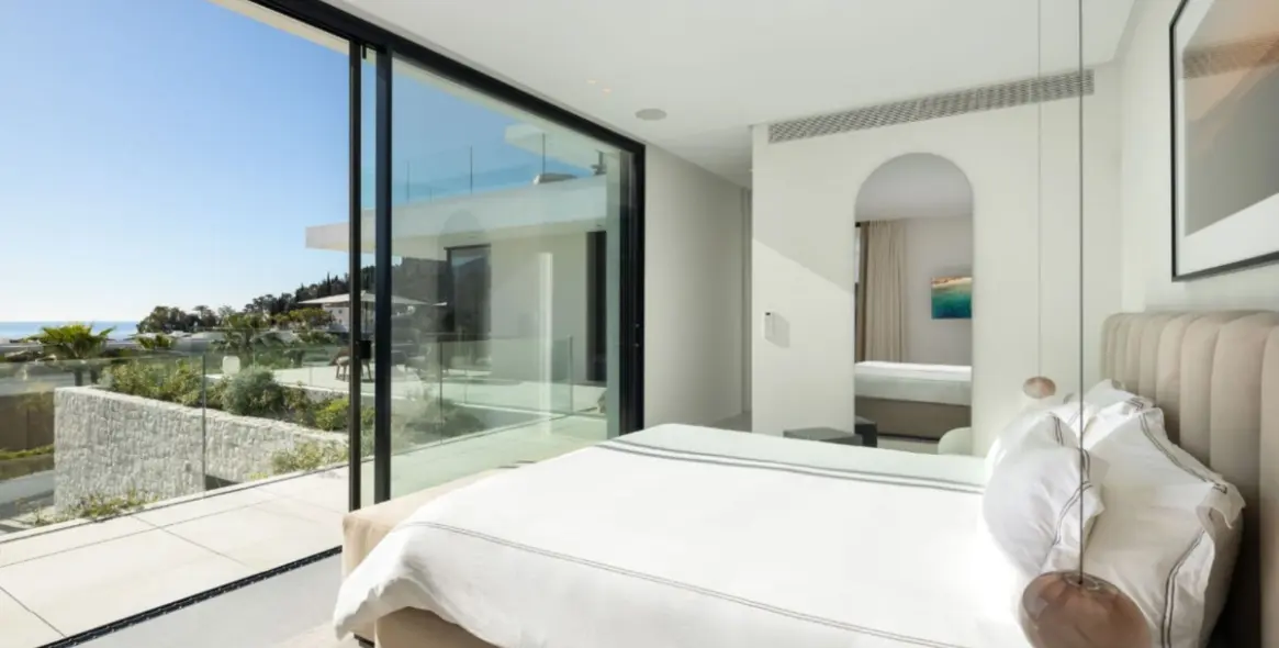 Sale of detached villa in Benahavís 16