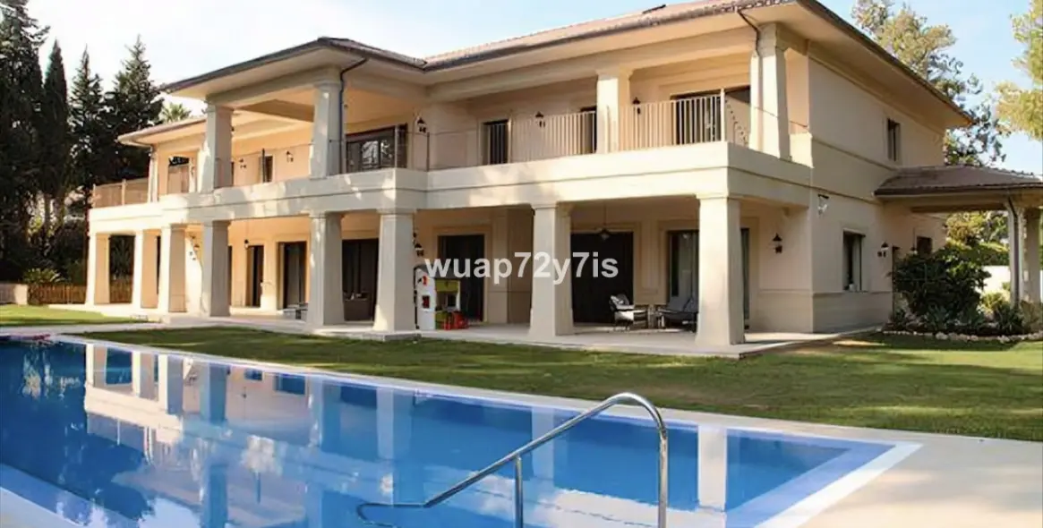 Sale of detached villa in Marbella (district Marbella) 1