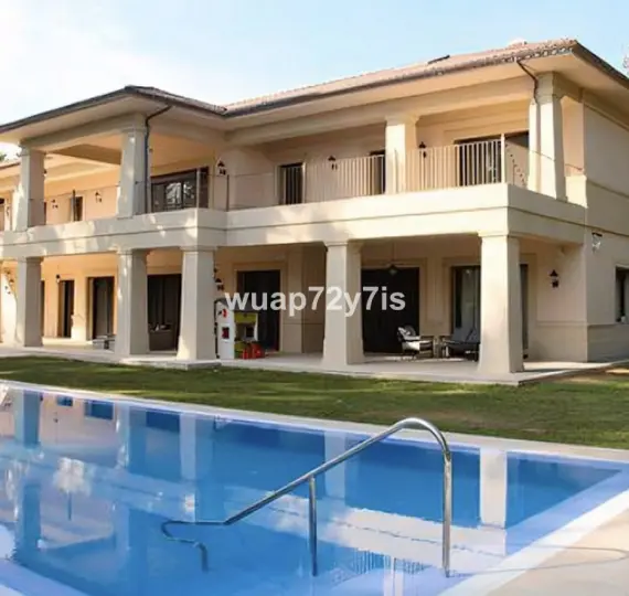 Detached villa R5104297
