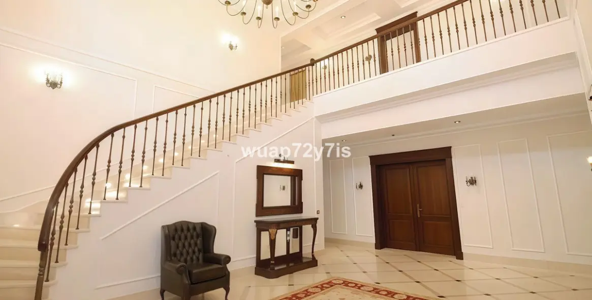 Sale of detached villa in Marbella (district Marbella) 2