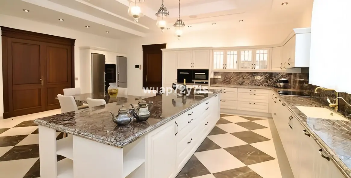 Sale of detached villa in Marbella (district Marbella) 4