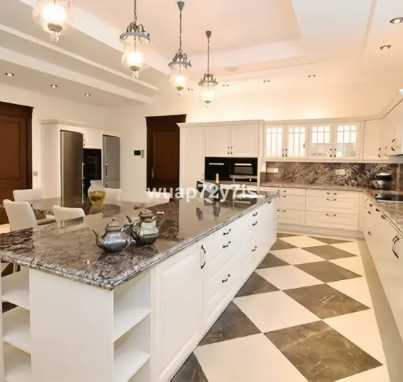 Detached villa R5104297