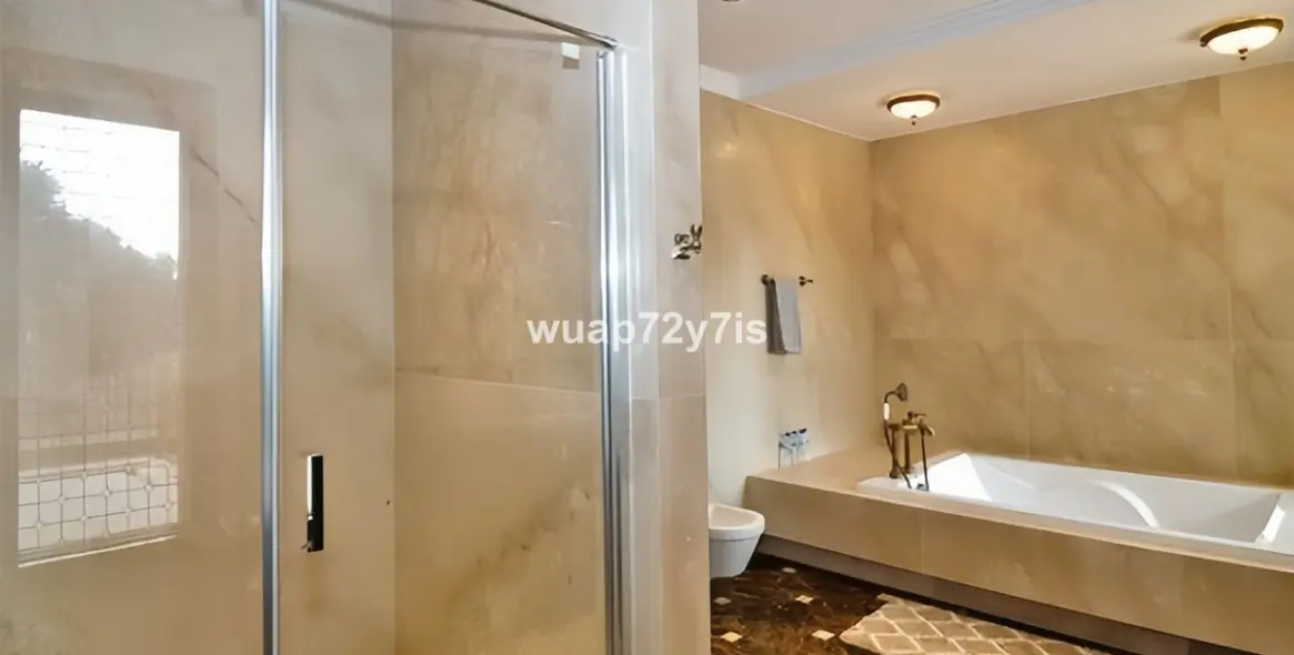 Sale of detached villa in Marbella (district Marbella) 10