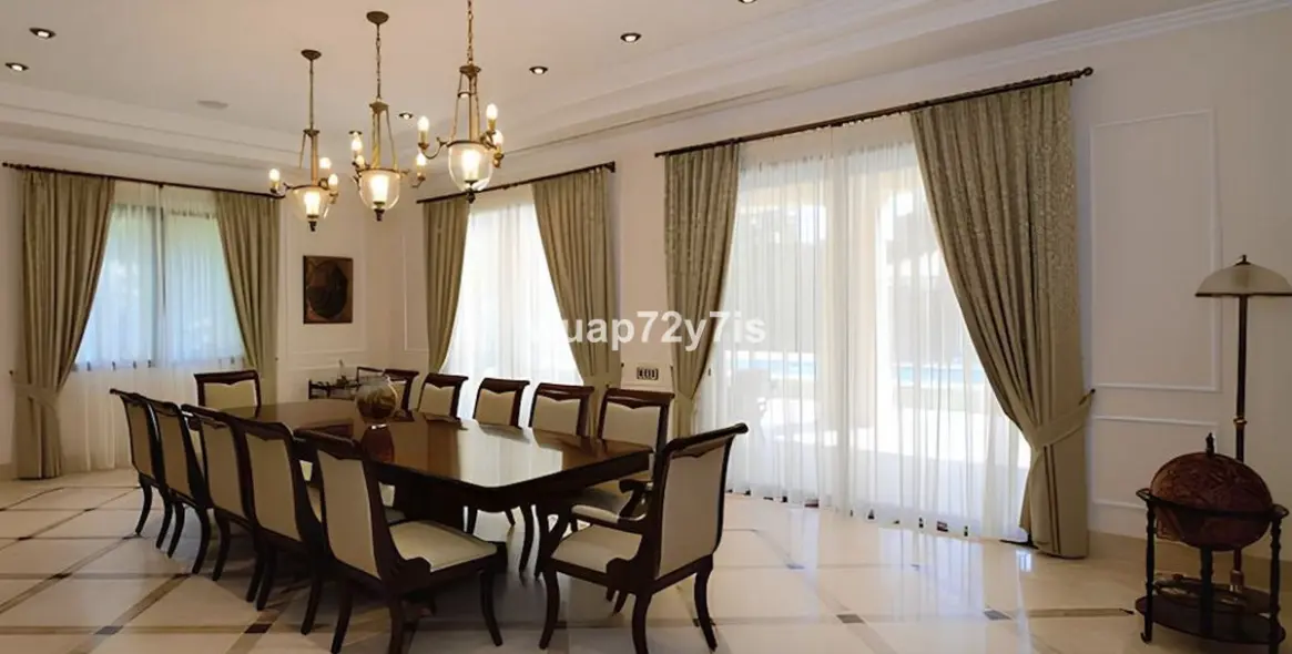 Venta de villa independiente en Guadalmina Baja 13