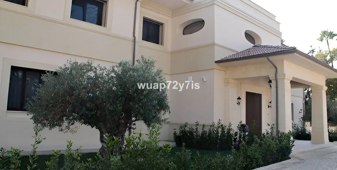 Venta de villa independiente en Guadalmina Baja 17