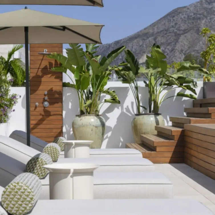 Продажа двухуровневого пентхауса в Marbella