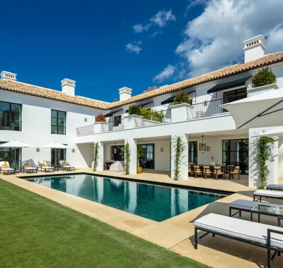 Detached villa R5156452