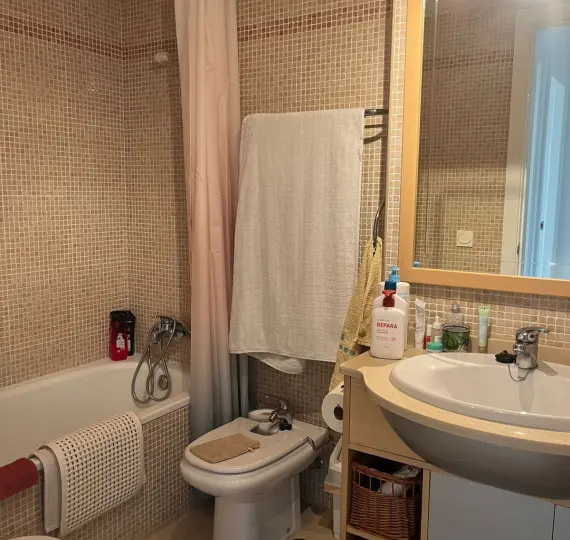 Краткосрочная аренда апартаментов на среднем этаже в Estepona