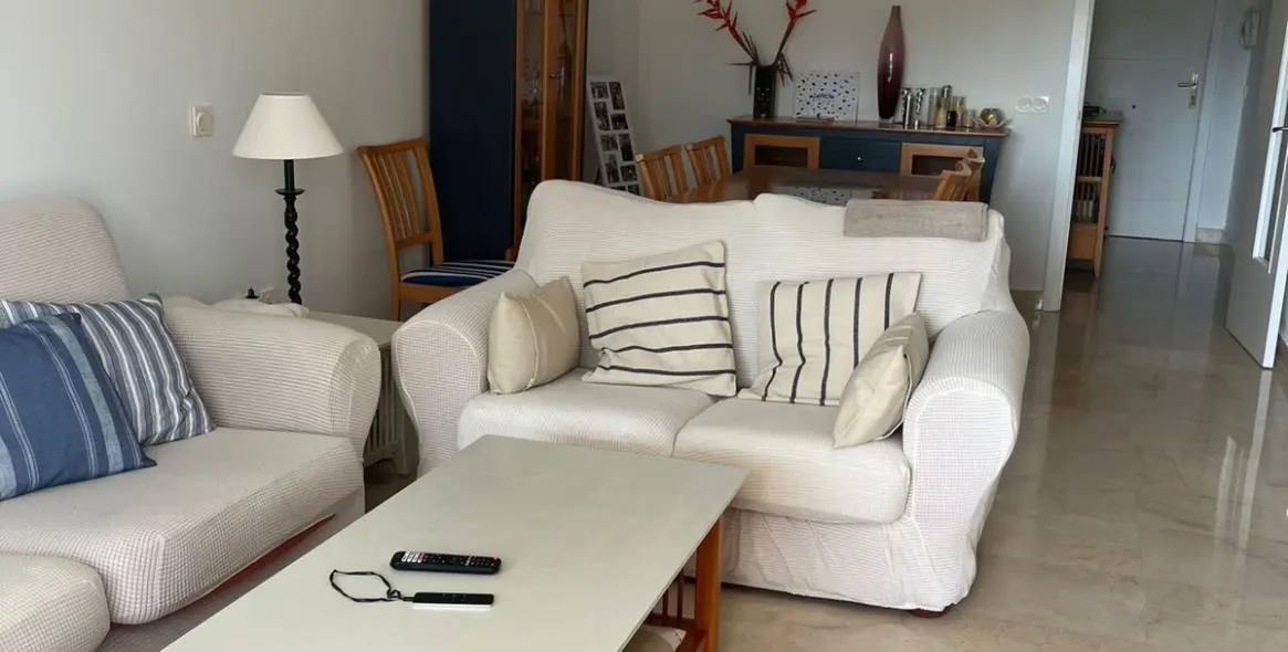 Alquiler a corto plazo de apartamento en planta media en Estepona 13