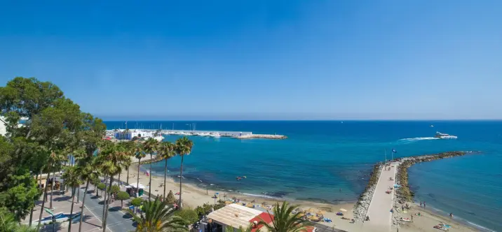 Short-term rent of middle floor apartment in Marbella 2