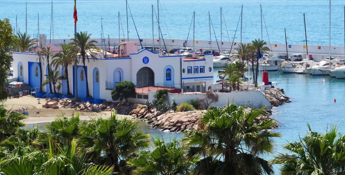 Short-term rent of middle floor apartment in Marbella 11