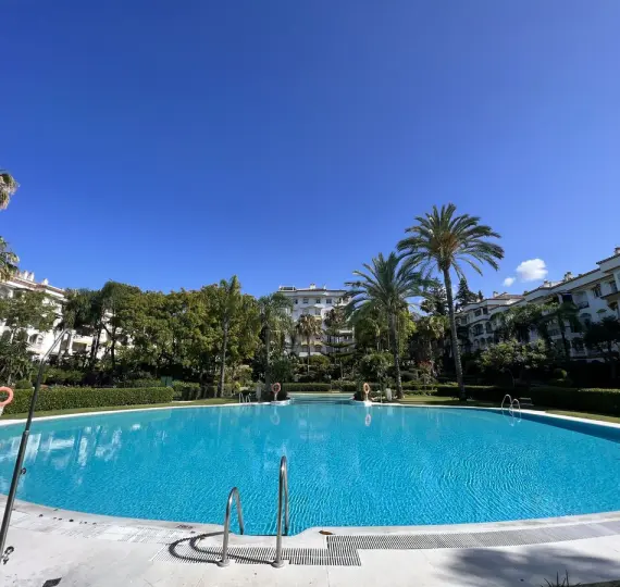 Short-term rent of penthouse in The Golden Mile