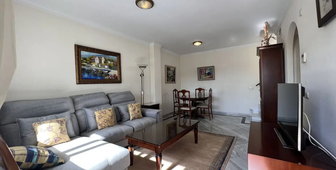 Short-term rent of penthouse in The Golden Mile 3