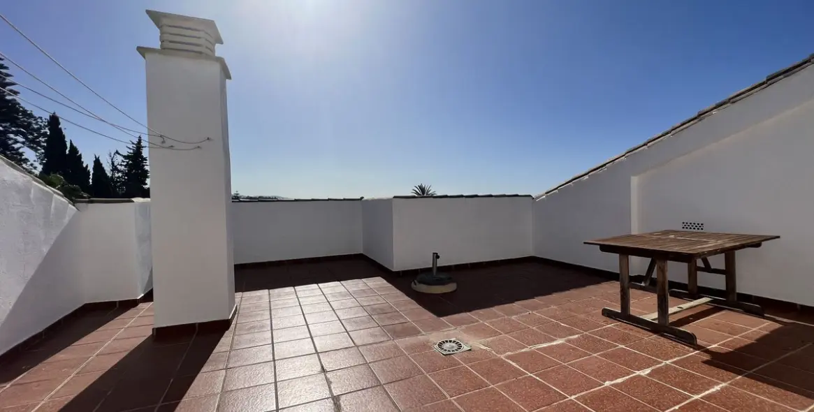 Short-term rent of penthouse in The Golden Mile 4