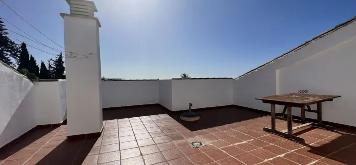 Short-term rent of penthouse in The Golden Mile 3