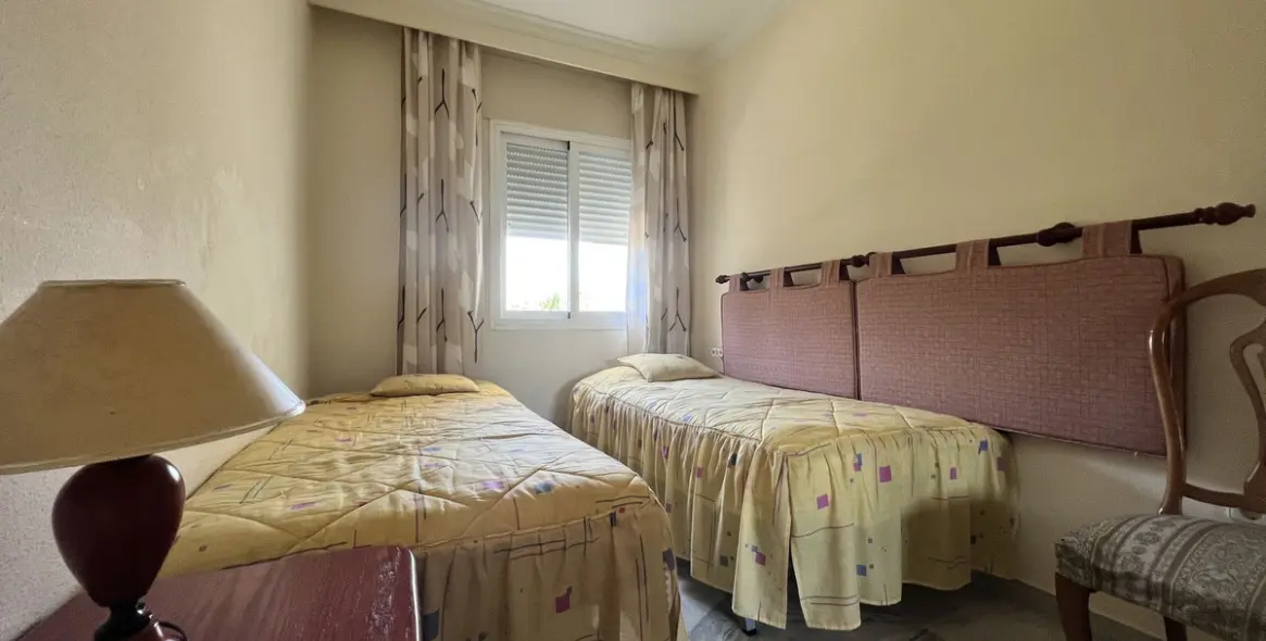 Short-term rent of penthouse in The Golden Mile 17