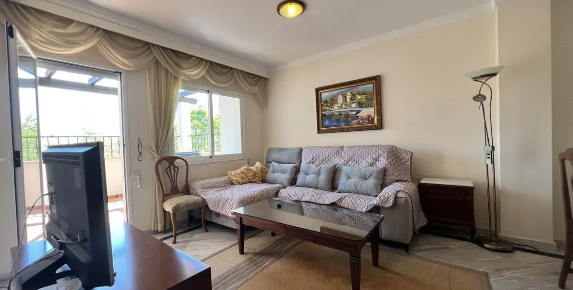 Short-term rent of penthouse in The Golden Mile 20