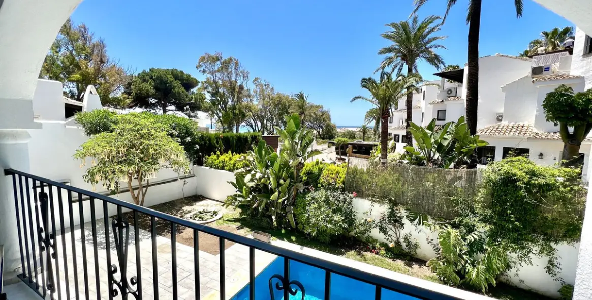 Short-term rent of ground floor apartment in Elviria 3