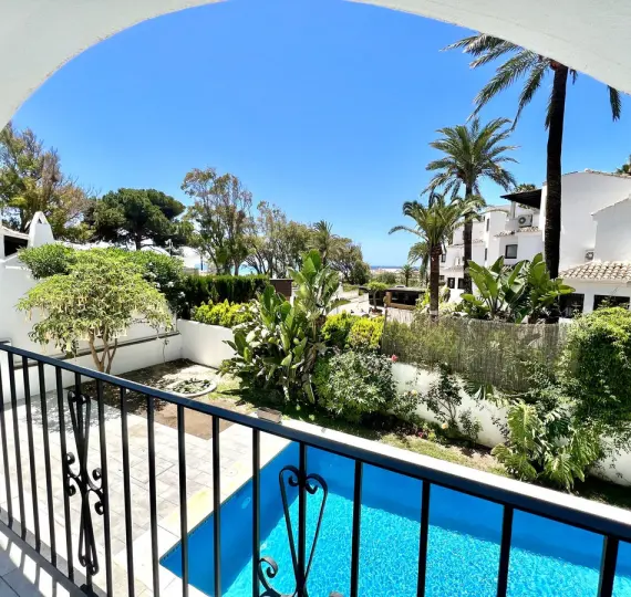 Short-term rent of ground floor apartment in Elviria