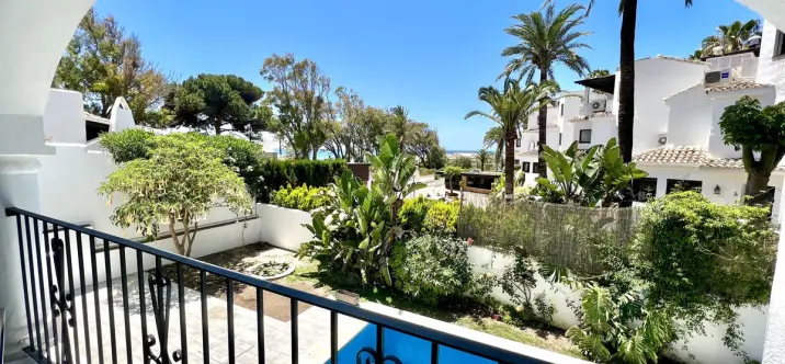 Short-term rent of ground floor apartment in Elviria 2