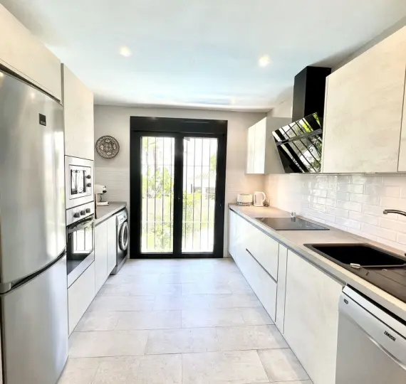 Short-term rent of ground floor apartment in Elviria