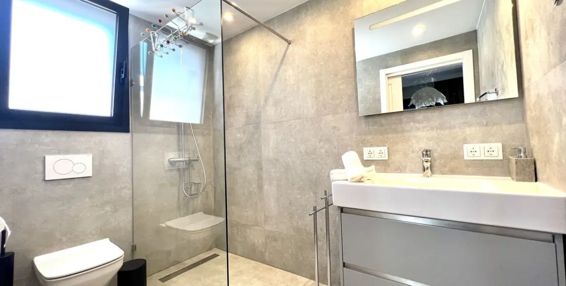 Short-term rent of ground floor apartment in Elviria 11