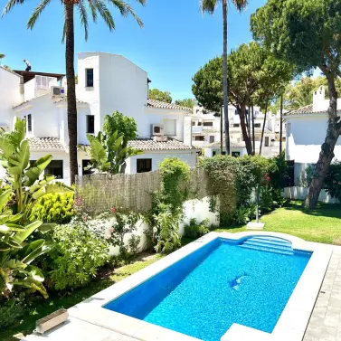 Краткосрочная аренда апартаментов на первом этаже в Elviria