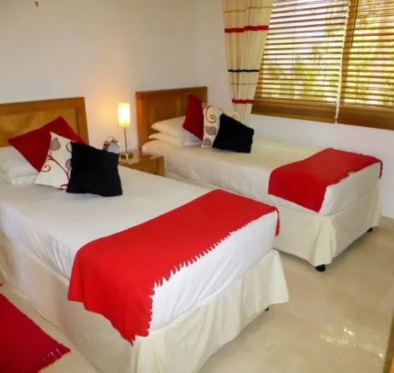 Alquiler a corto plazo de apartamento en planta media en Estepona